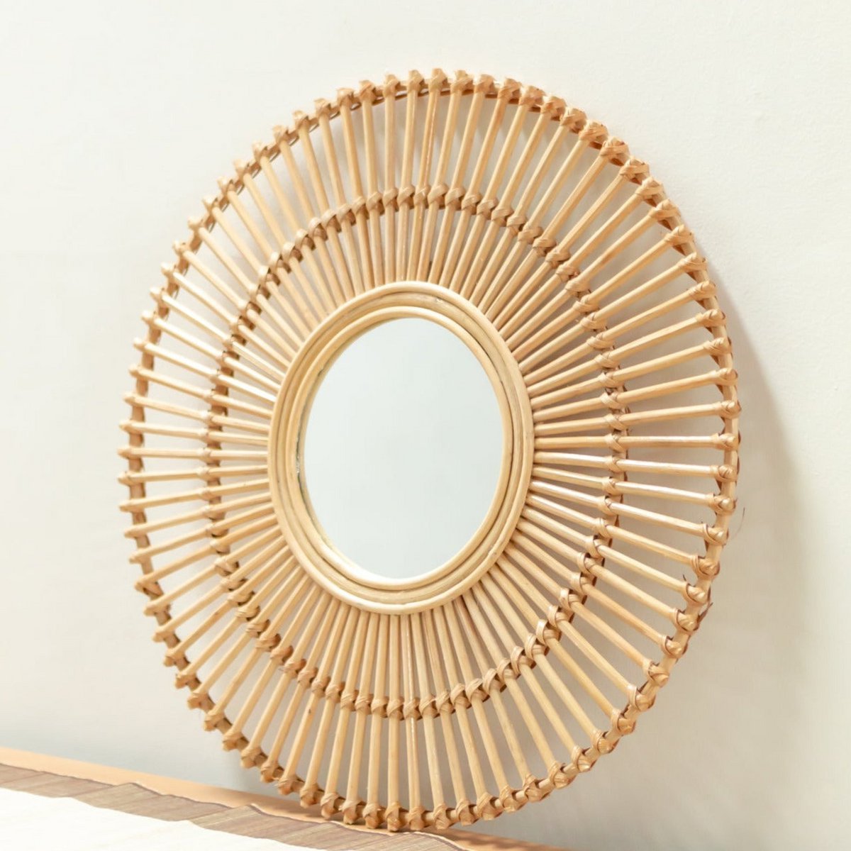 Boho Zonvormige Wandspiegel Rotan - Boho spiegel handgemaakt Ø58 cm - Studio Botanika