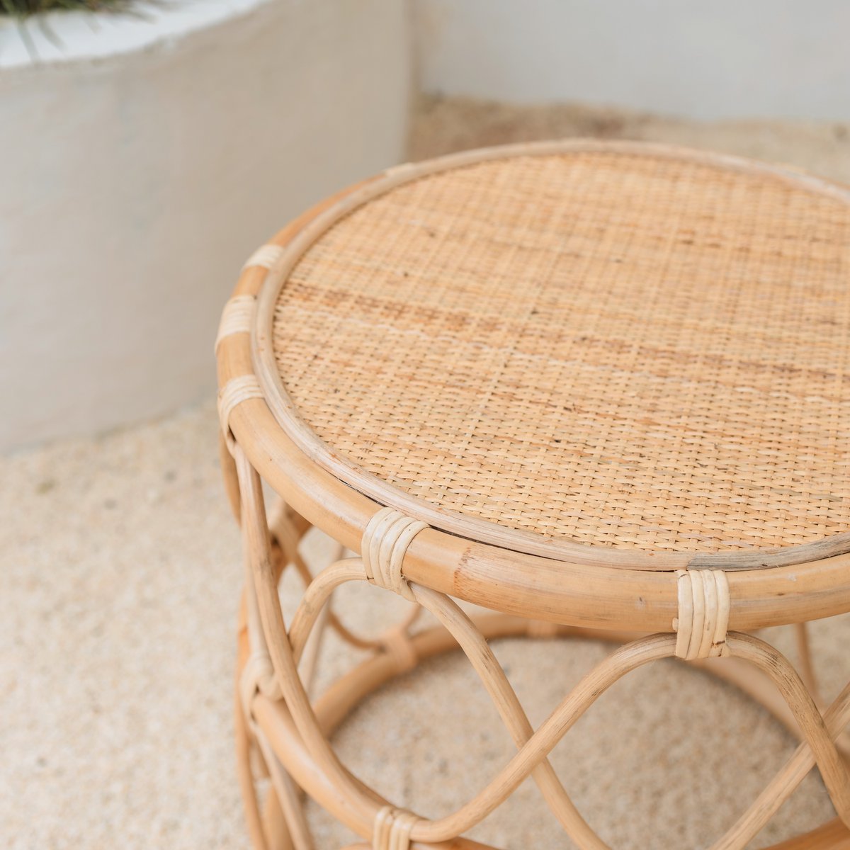 Bohemian Ronde Rotan Tafel – Bijzettafel of Nachtkastje met ovaal gevlochten frame