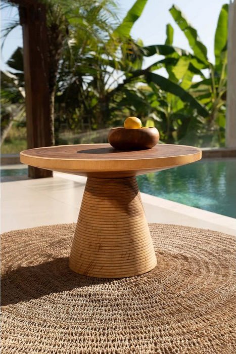 Design Salontafel van Suarhout - Ronde Houten Tafel met Massieve Conevoet - Studio Botanika