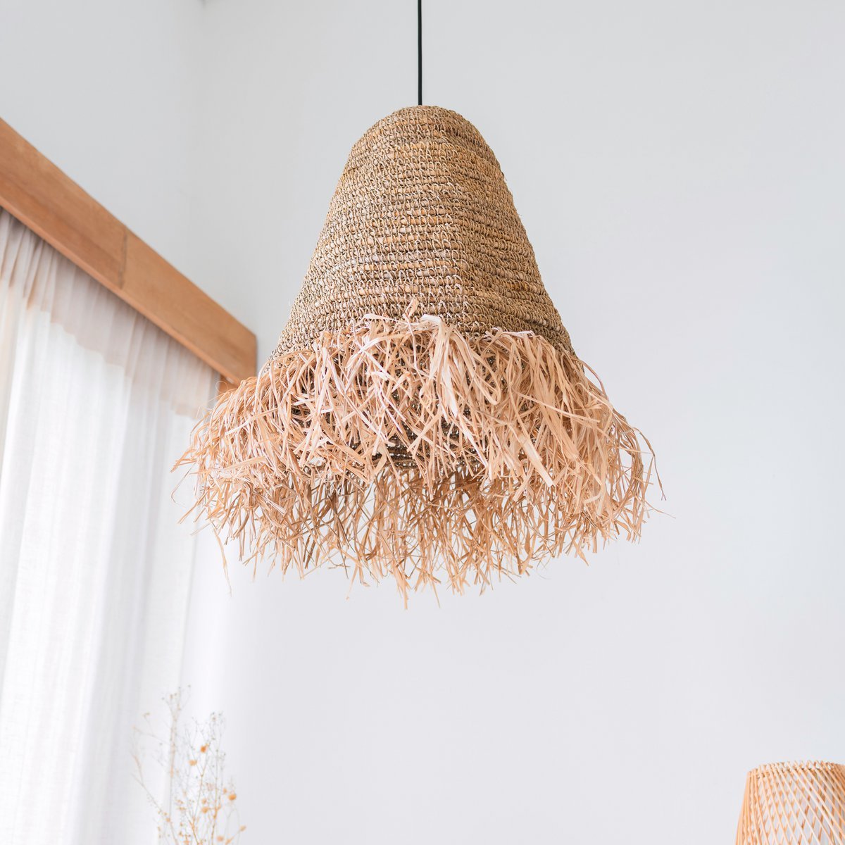 Raffia Hanglamp met Lange Franjes - Boho & Japandi Stijl - Studio Botanika