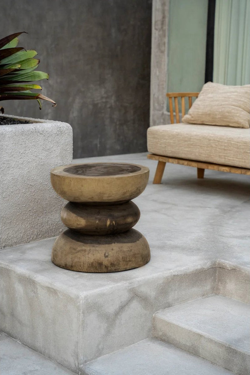 Houten Zandloper Bijzettafel – Boho Japandi Tafel – Bruin - Studio Botanika