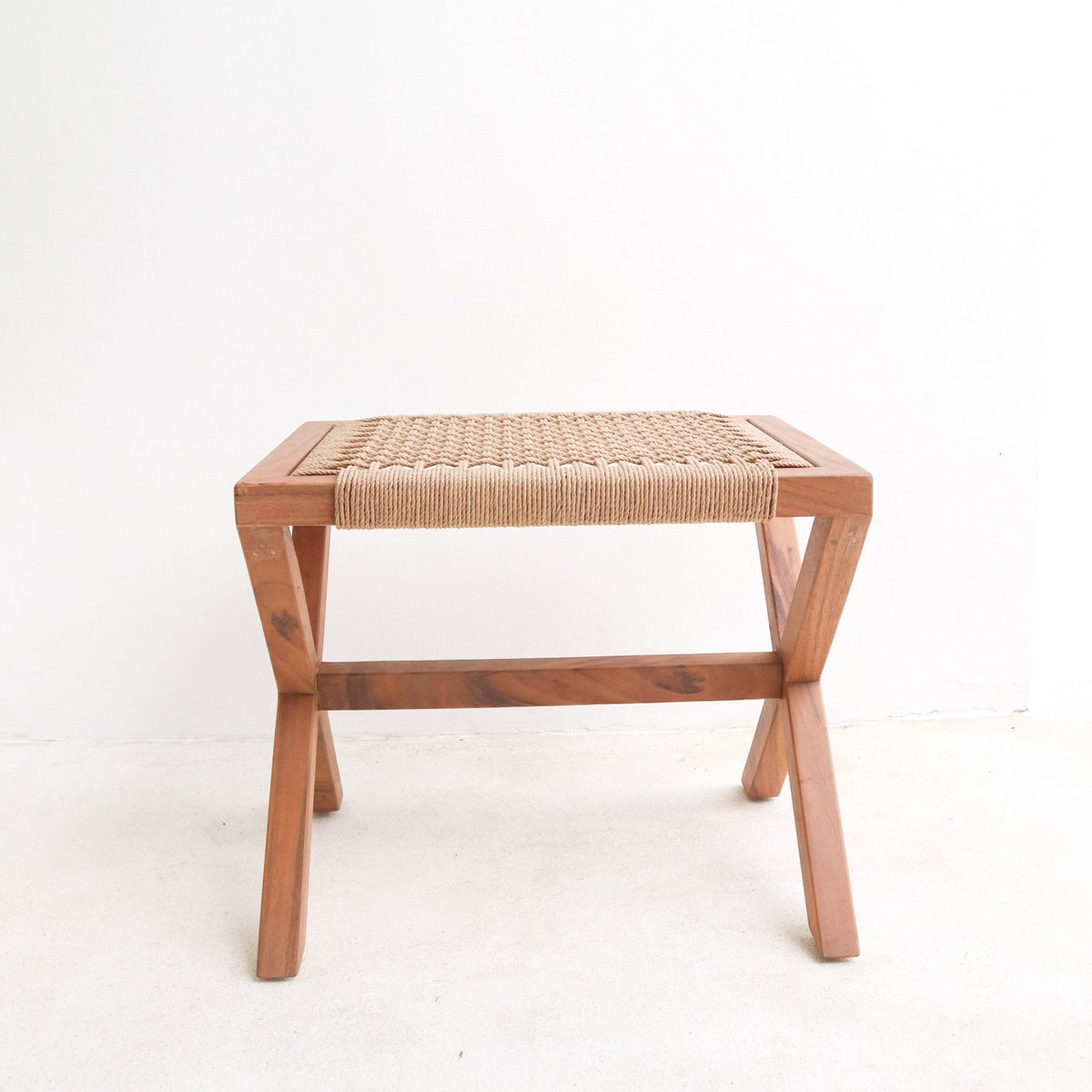 Houten Kruk met Geweven Zitvlak van Gerecycled Papier - Studio Botanika