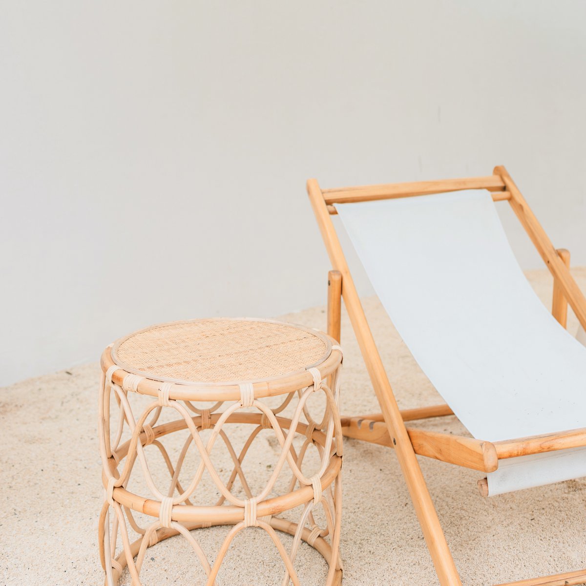 Bohemian Ronde Rotan Tafel – Bijzettafel of Nachtkastje met ovaal gevlochten frame