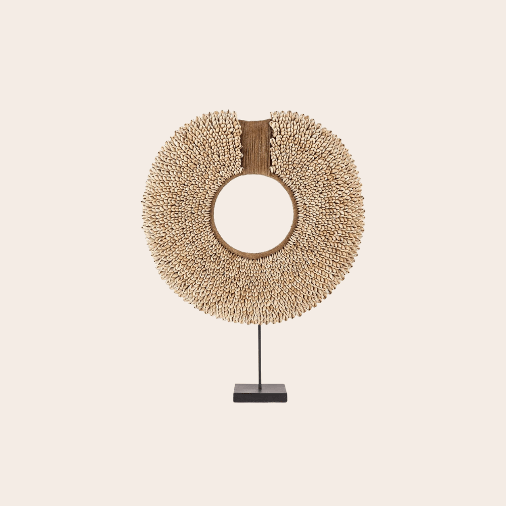 Boho Schelpen Decoratie op Standaard – Handgemaakte Tafeldecoratie 52 cm - Studio Botanika