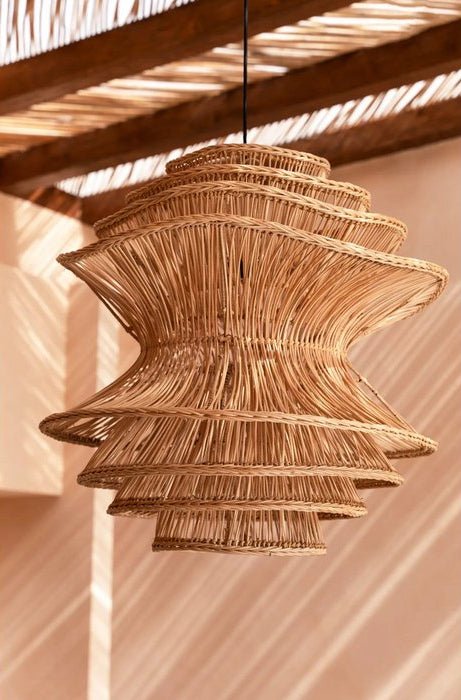 Handgemaakte Rotan Hanglamp – Sculpturale Boho Lamp met Organische Vorm