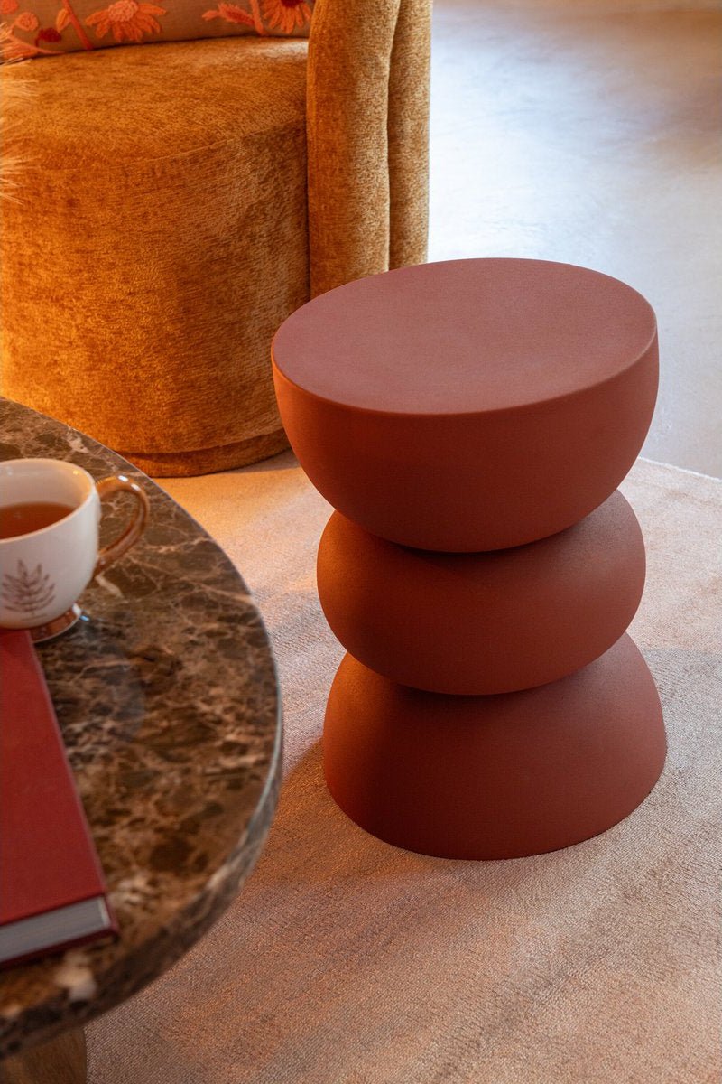 Bijzettafel Amber / Warm Oranje – Zandloper Vorm – Organisch Metaal - Studio Botanika