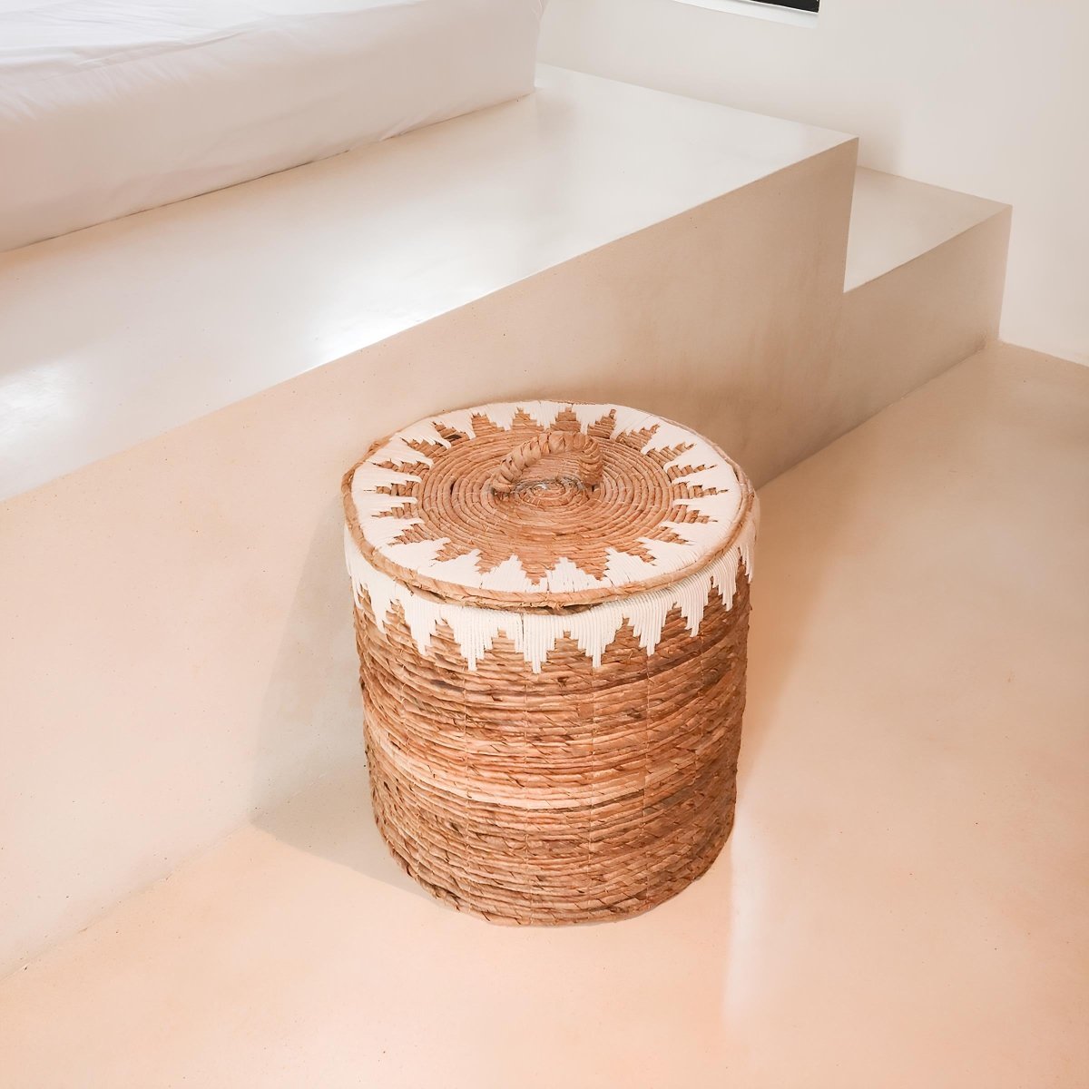 Boho Rieten Wasmand / Opbergmand met Wit Macramé