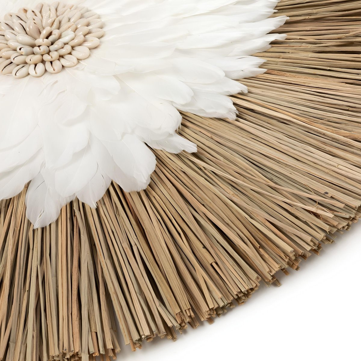 Boho Wanddecoratie Rond – Zeegras & Witte Veren Bloem