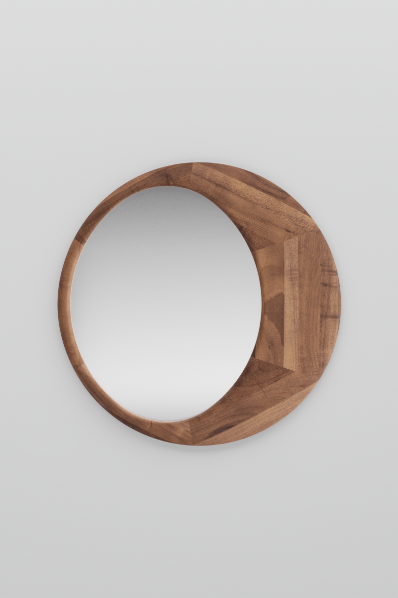 Sculpturale Design Spiegel in Maanvorm – Massief Hout - Studio Botanika