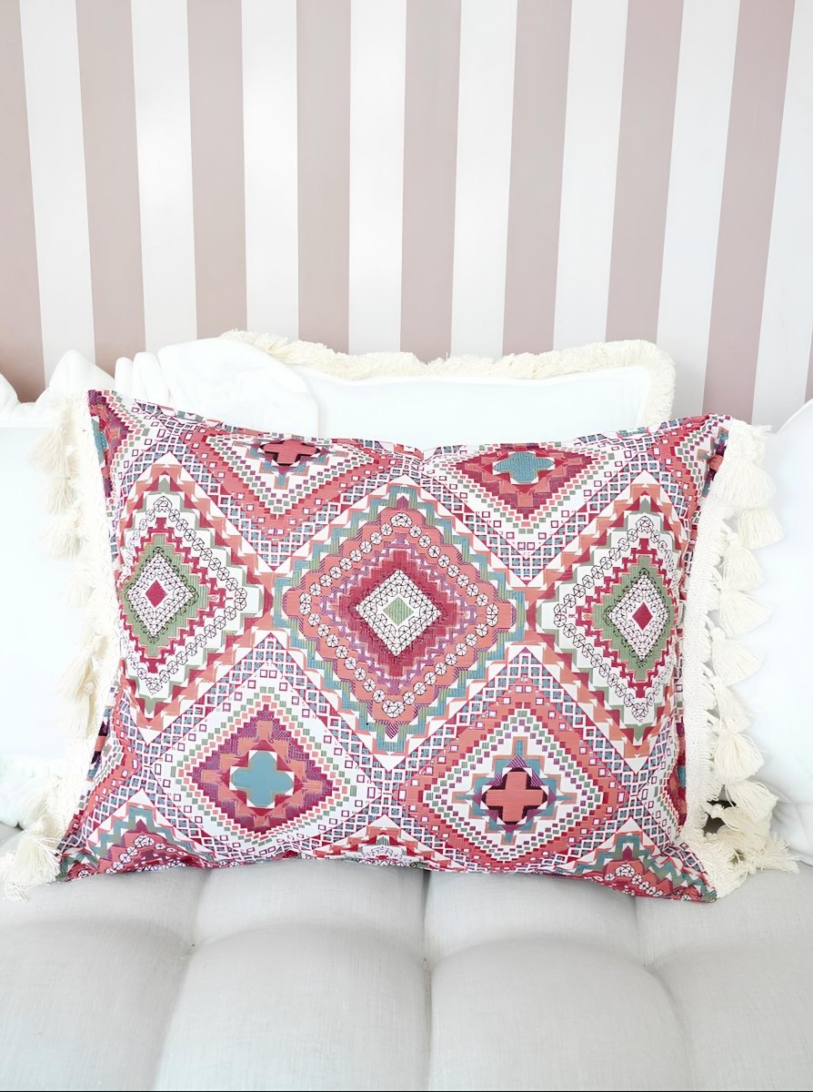 Roze Boho Sierkussen met Franjes